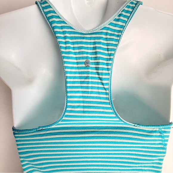 Lululemon What The Sport Singlet
Silver Stripe Peacock Blue Tranquil Blue - Picture 4 of 6